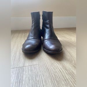 Brown Coclico women’s leather boots